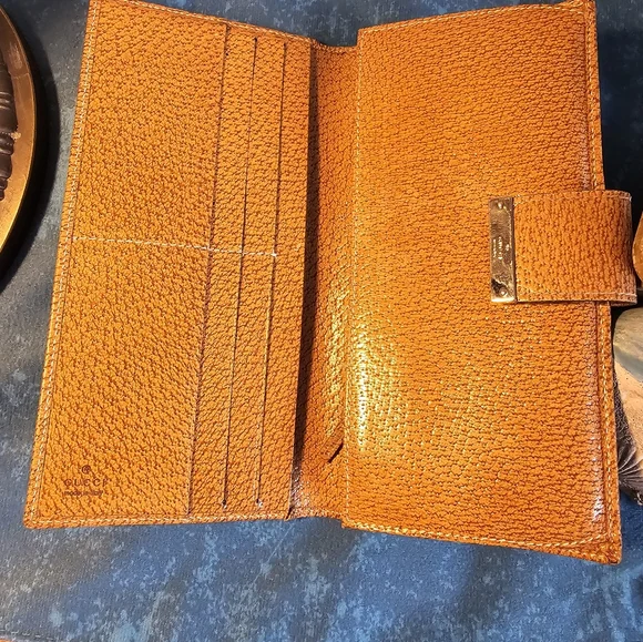Authentic Gucci Wallet - Picture 10 of 16
